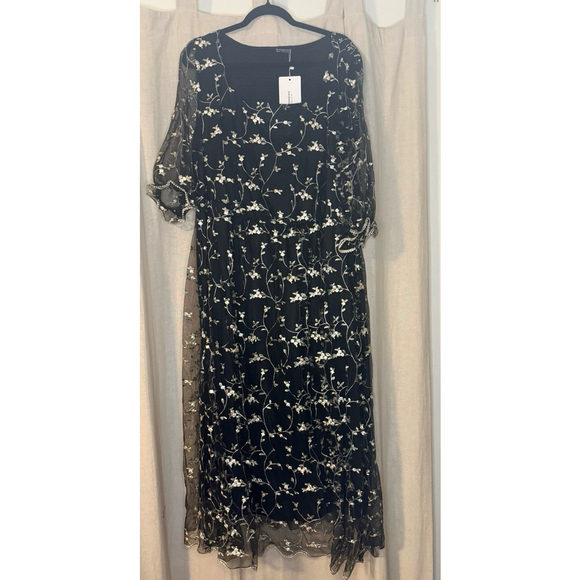 Bloomchic Dresses & Skirts - Bloomchic midi Dress